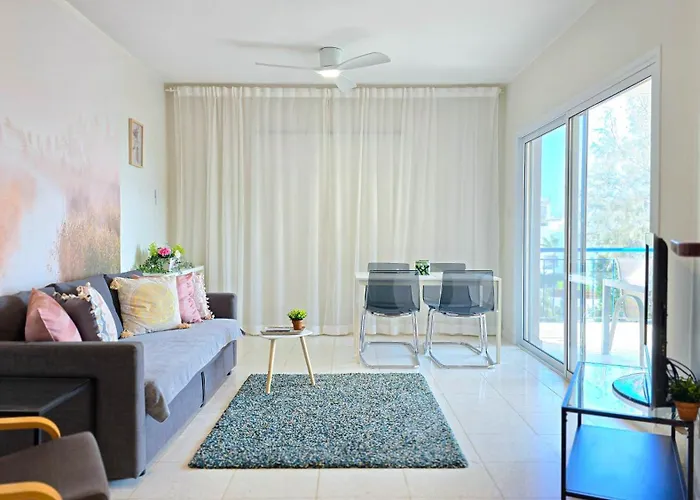 Css Cute Superior King's Palace Apartment