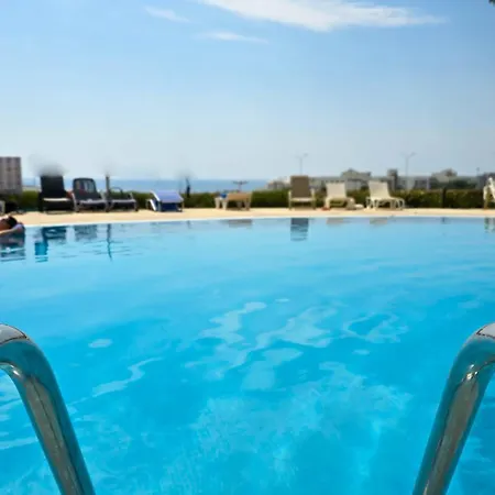 Css Cute Superior King's Palace * פאפוס